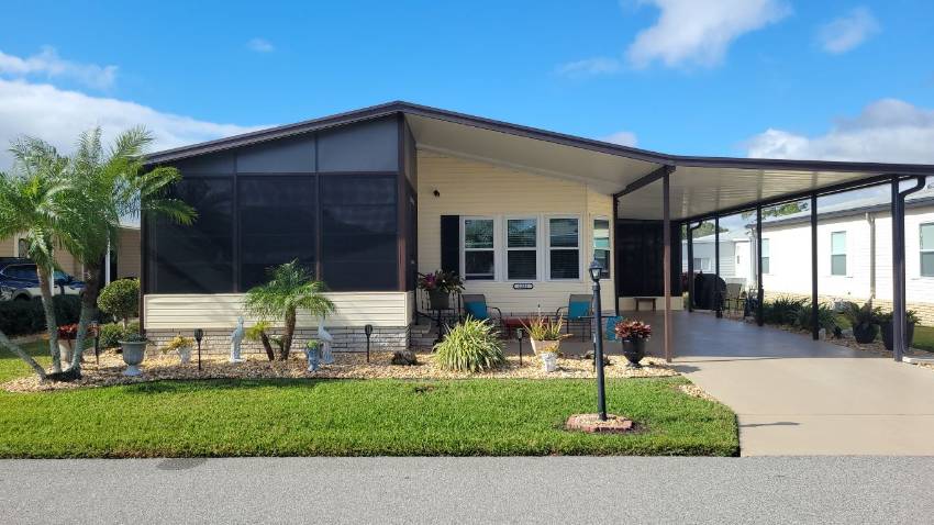 Lake Wales, FL Mobile Home for Sale located at 2231 Meadowlark Pl. Tower Lakes